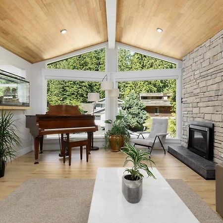 Beautiful Villa With Heated Pool Hot Tub By Forest North Vancouver Exteriör bild