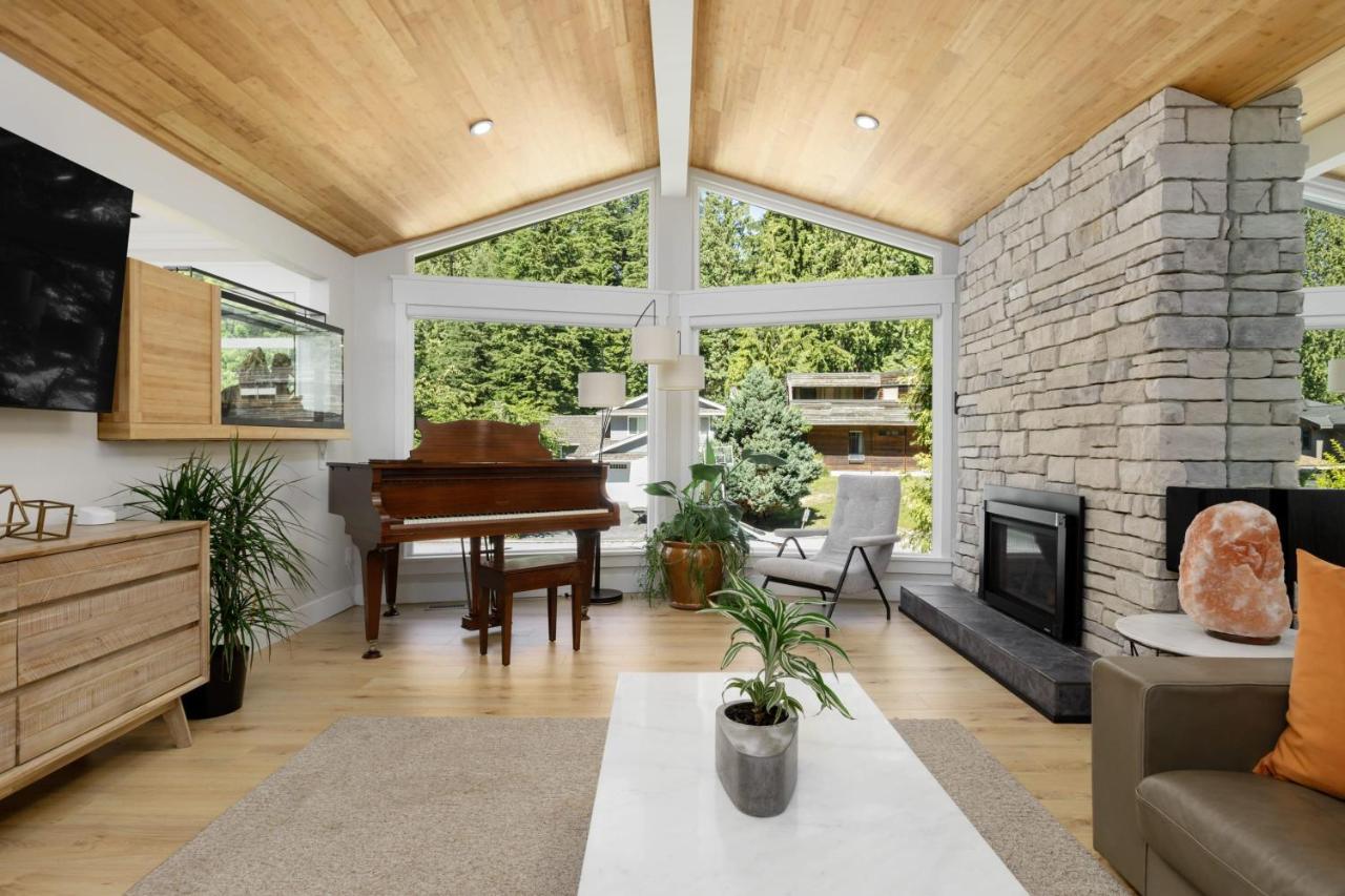 Beautiful Villa With Heated Pool Hot Tub By Forest North Vancouver Exteriör bild