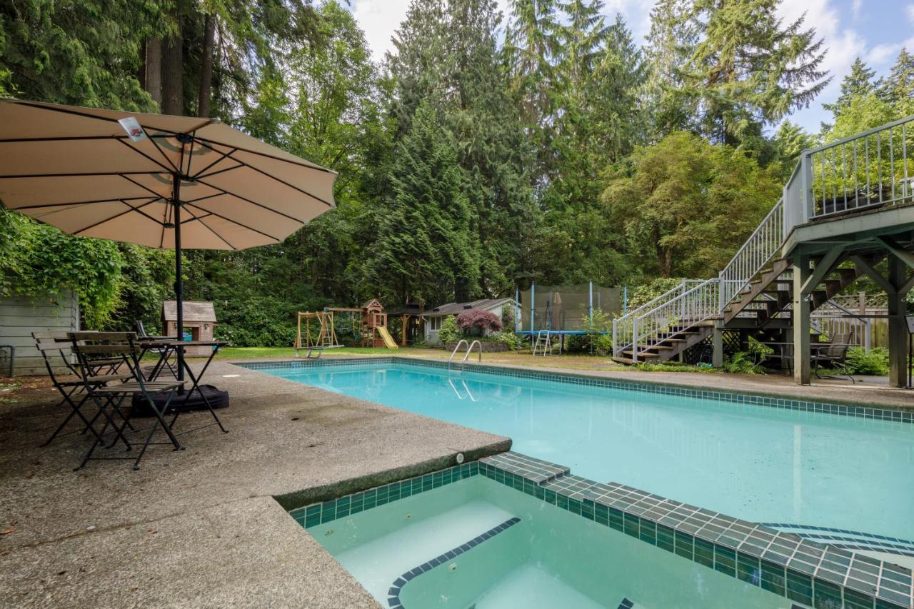 Beautiful Villa With Heated Pool Hot Tub By Forest North Vancouver Exteriör bild