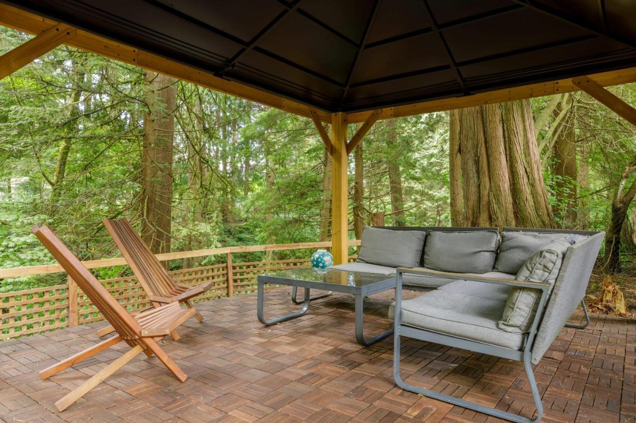 Beautiful Villa With Heated Pool Hot Tub By Forest North Vancouver Exteriör bild