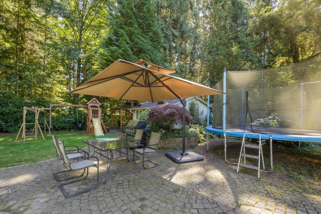 Beautiful Villa With Heated Pool Hot Tub By Forest North Vancouver Exteriör bild