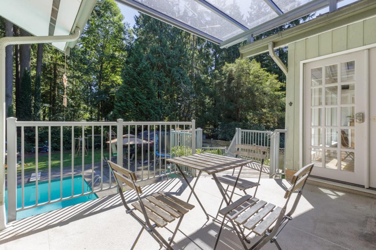 Beautiful Villa With Heated Pool Hot Tub By Forest North Vancouver Exteriör bild