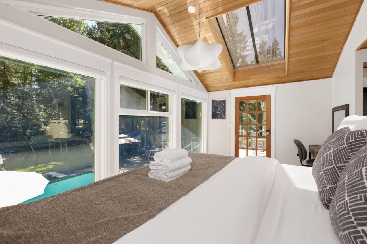 Beautiful Villa With Heated Pool Hot Tub By Forest North Vancouver Exteriör bild