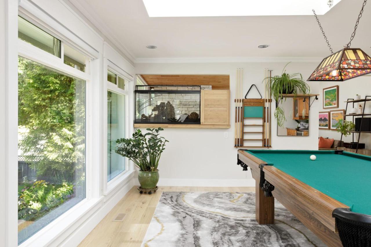 Beautiful Villa With Heated Pool Hot Tub By Forest North Vancouver Exteriör bild