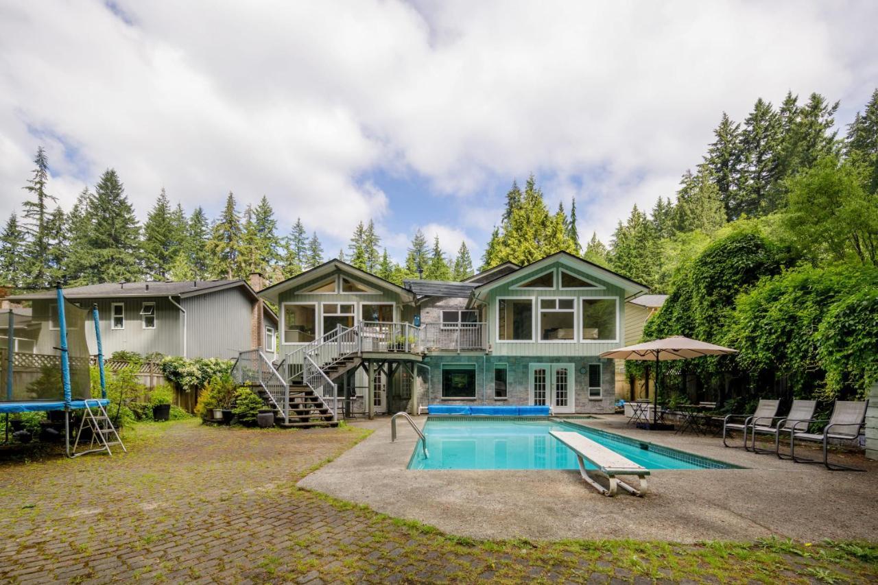 Beautiful Villa With Heated Pool Hot Tub By Forest North Vancouver Exteriör bild